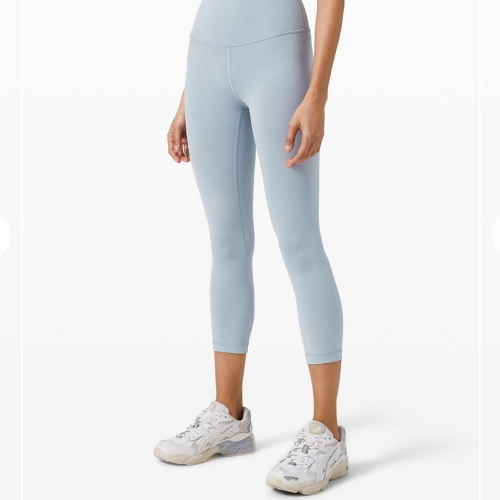 NWOT Lululemon Wunder Train HR Crop 21"